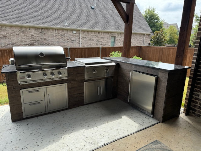 6' TRAD/ LTE GRILL ISLAND W/FRIDGE